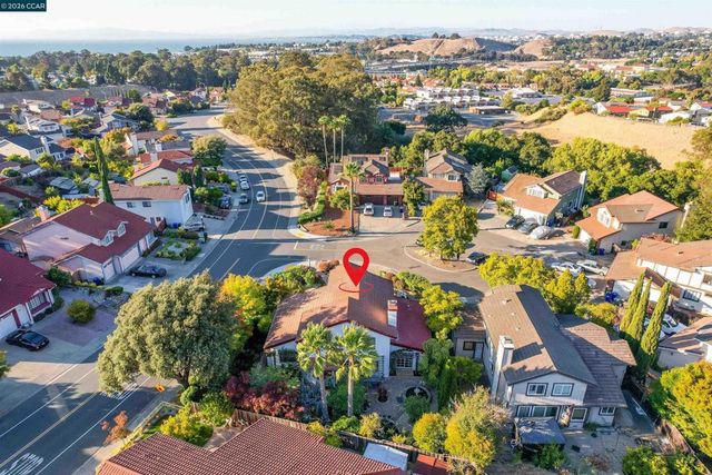 100 Opal Ct, Hercules, CA 94547