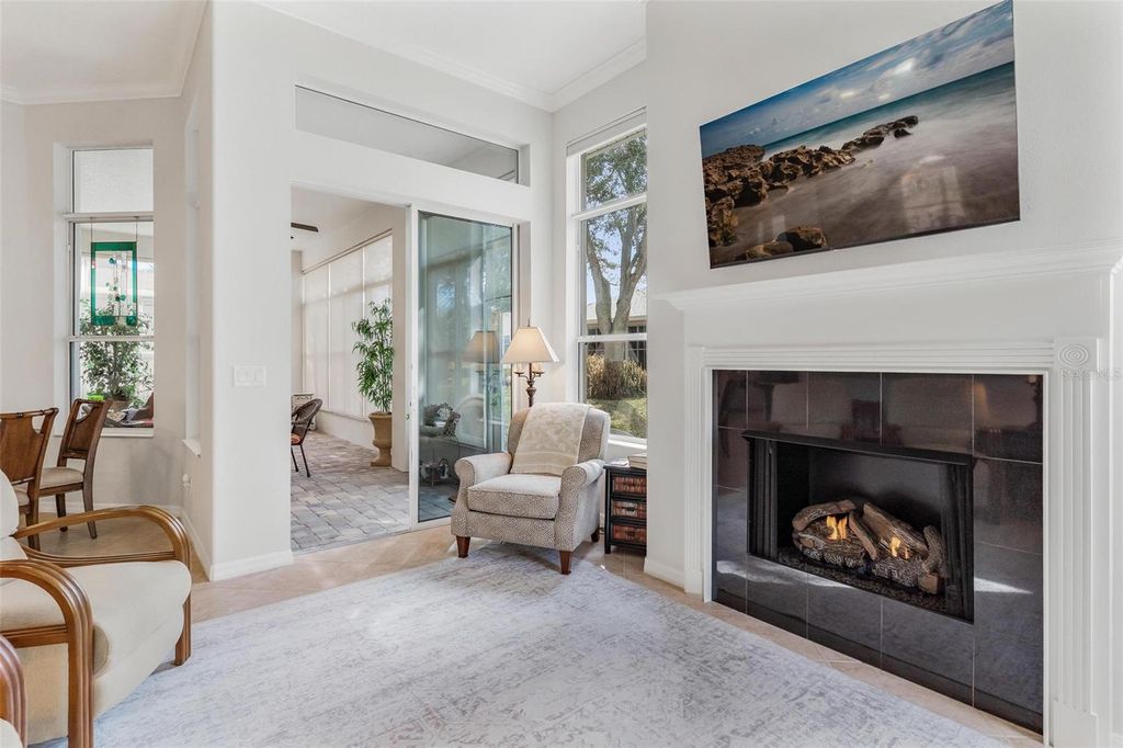 Image 13 of property listing at 5170 INDIAN OCEAN LOOP, Tavares, FL 32778