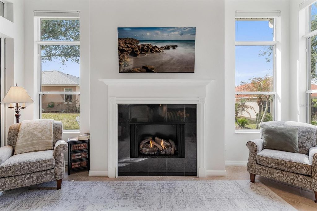 Image 14 of property listing at 5170 INDIAN OCEAN LOOP, Tavares, FL 32778