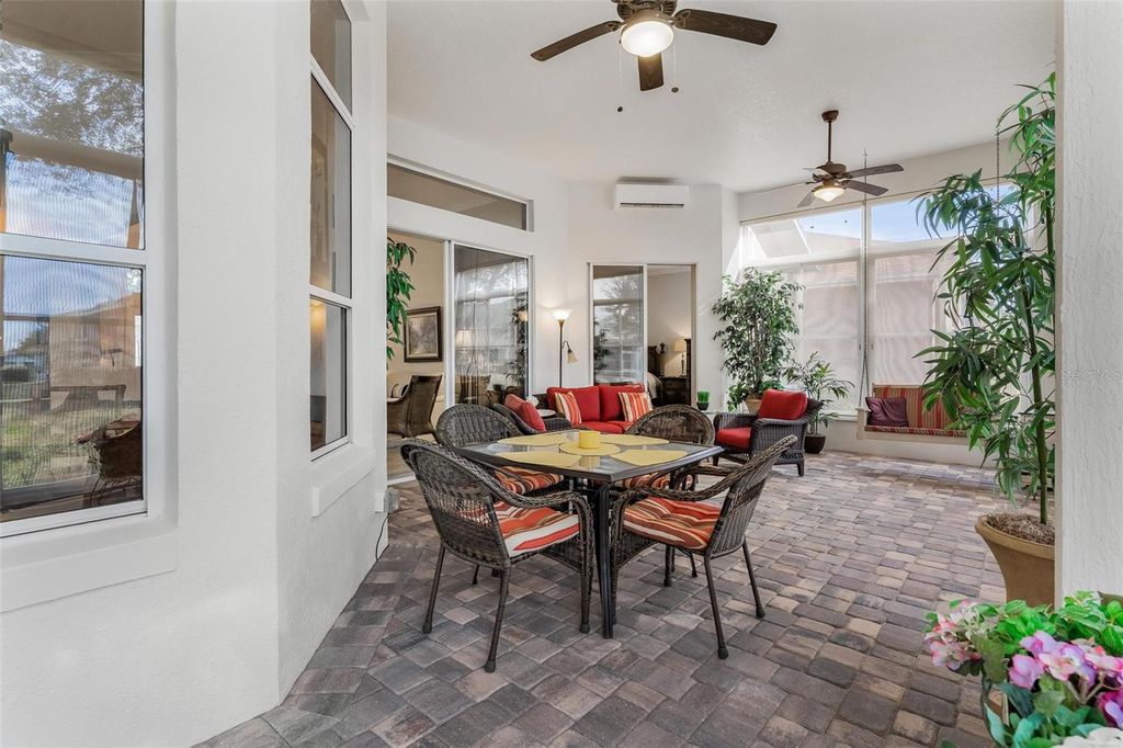 Image 26 of property listing at 5170 INDIAN OCEAN LOOP, Tavares, FL 32778