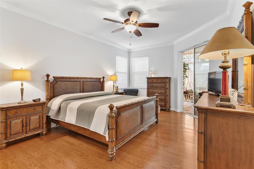 Image 29 of property listing at 5170 INDIAN OCEAN LOOP, Tavares, FL 32778