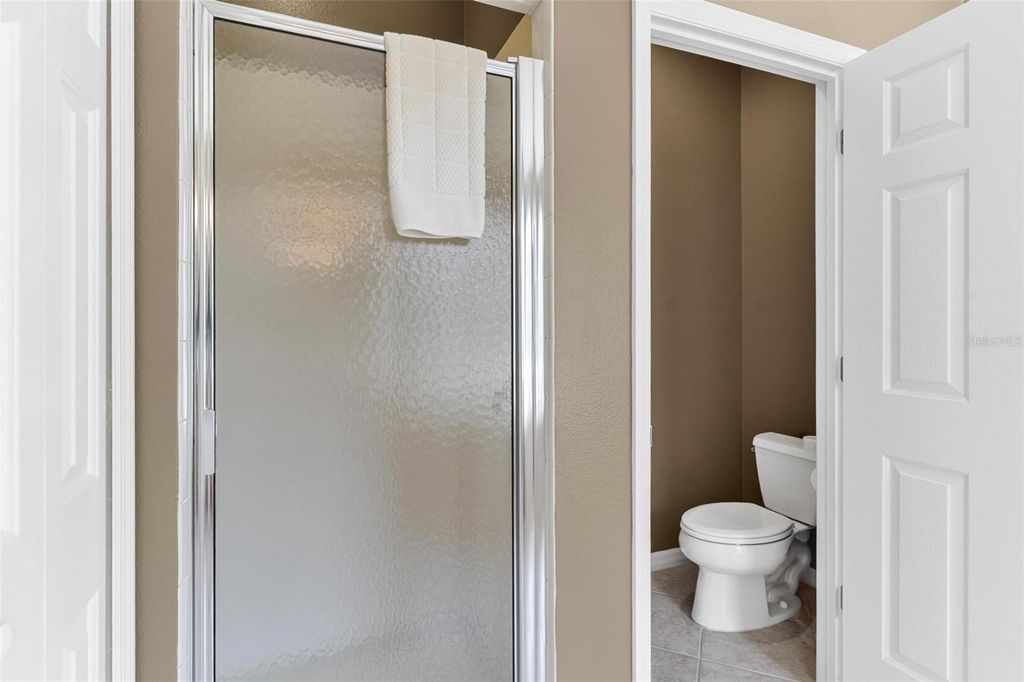 Image 35 of property listing at 5170 INDIAN OCEAN LOOP, Tavares, FL 32778