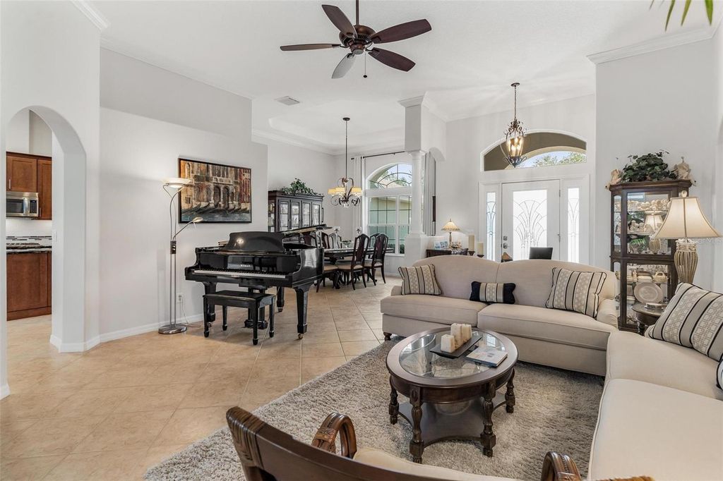 Image 6 of property listing at 5170 INDIAN OCEAN LOOP, Tavares, FL 32778