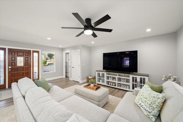 11349 Lower Circle Dr, Grass Valley, CA 95949