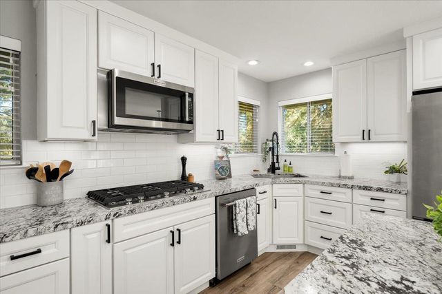 11349 Lower Circle Dr, Grass Valley, CA 95949
