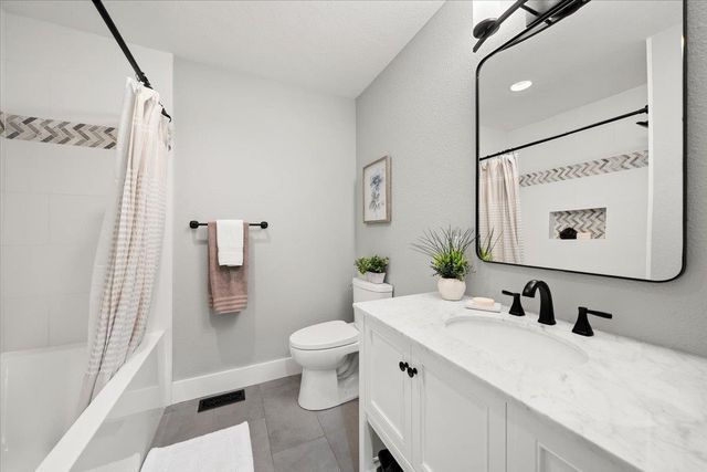 11349 Lower Circle Dr, Grass Valley, CA 95949