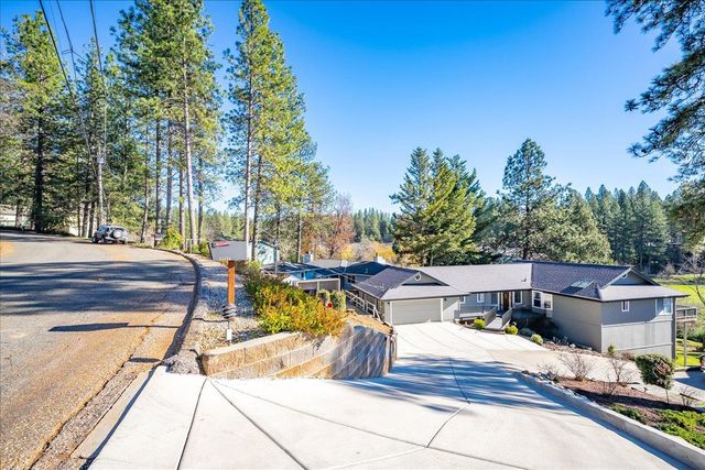 11349 Lower Circle Dr, Grass Valley, CA 95949
