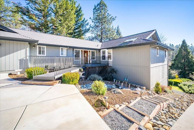 11349 Lower Circle Dr, Grass Valley, CA 95949