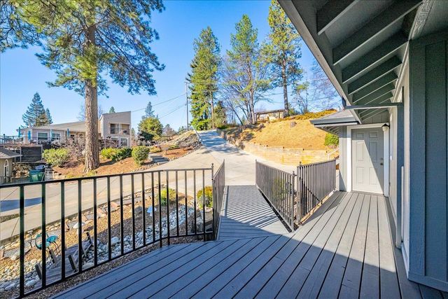 11349 Lower Circle Dr, Grass Valley, CA 95949