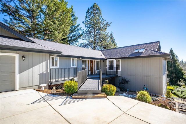 11349 Lower Circle Dr, Grass Valley, CA 95949