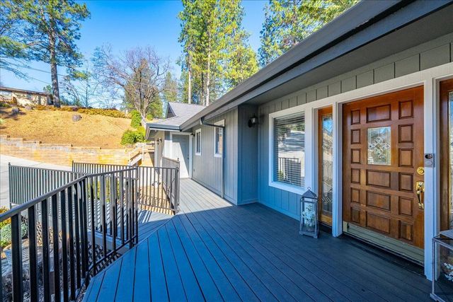 11349 Lower Circle Dr, Grass Valley, CA 95949