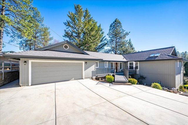 11349 Lower Circle Dr, Grass Valley, CA 95949