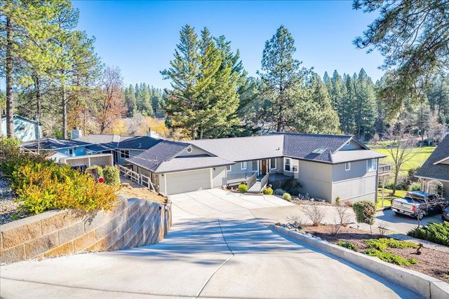 11349 Lower Circle Dr, Grass Valley, CA 95949