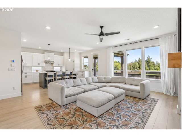3702 S ARWANA Ln, Ridgefield, WA 98642