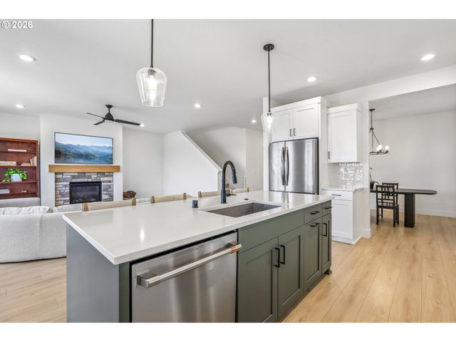 3702 S ARWANA Ln, Ridgefield, WA 98642