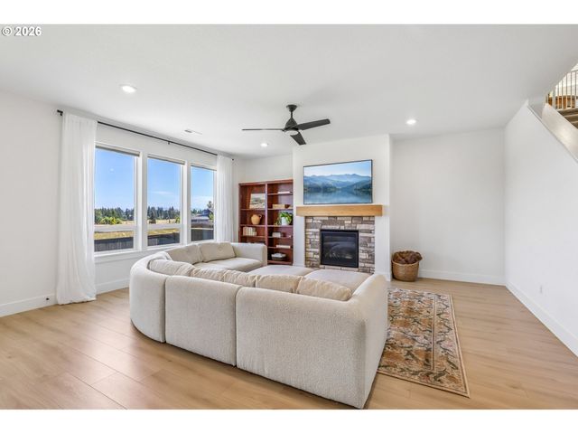 3702 S ARWANA Ln, Ridgefield, WA 98642
