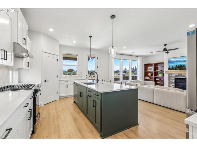 3702 S ARWANA Ln, Ridgefield, WA 98642
