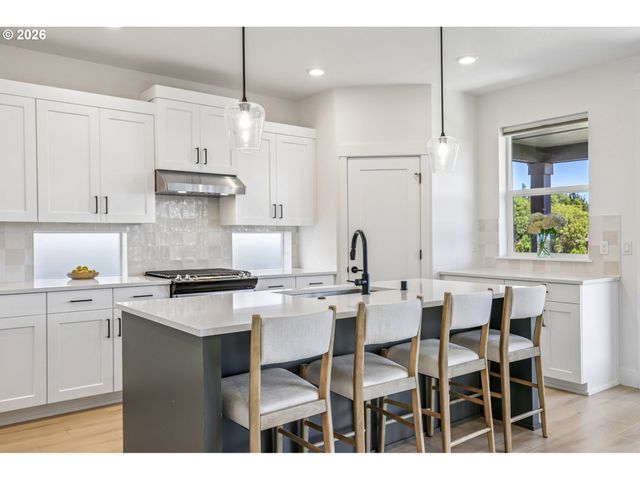 3702 S ARWANA Ln, Ridgefield, WA 98642