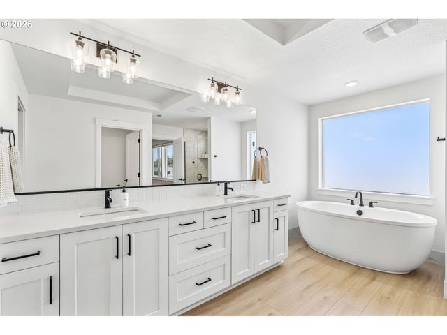3702 S ARWANA Ln, Ridgefield, WA 98642