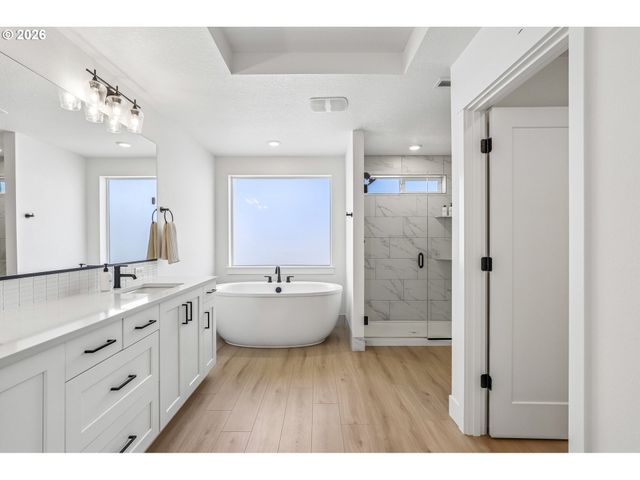 3702 S ARWANA Ln, Ridgefield, WA 98642