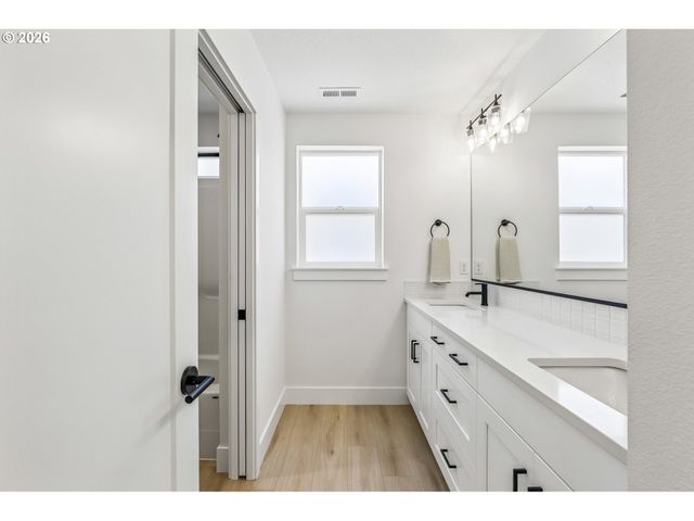 3702 S ARWANA Ln, Ridgefield, WA 98642