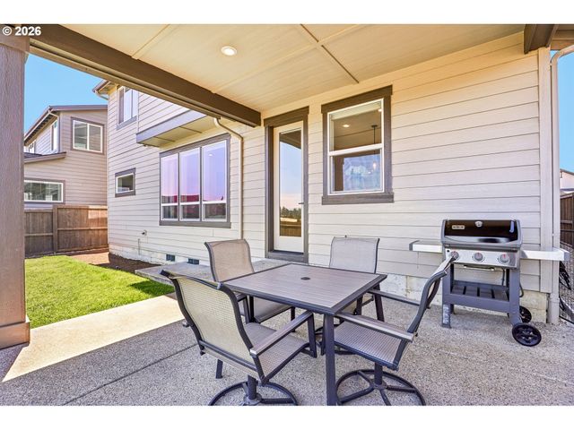 3702 S ARWANA Ln, Ridgefield, WA 98642
