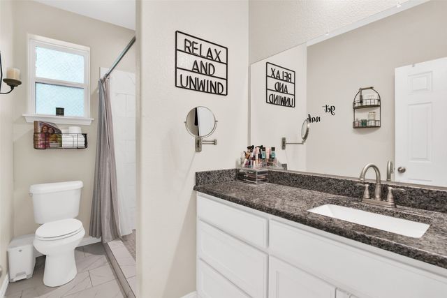 319 W Johnson Street, Denison, TX 75020