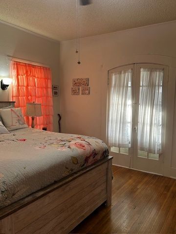 1518 W Park Avenue, Corsicana, TX 75110