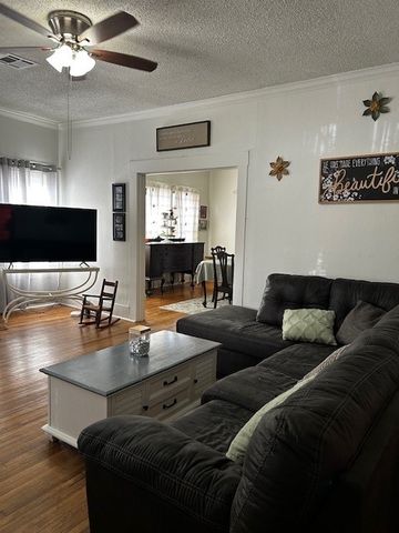 1518 W Park Avenue, Corsicana, TX 75110