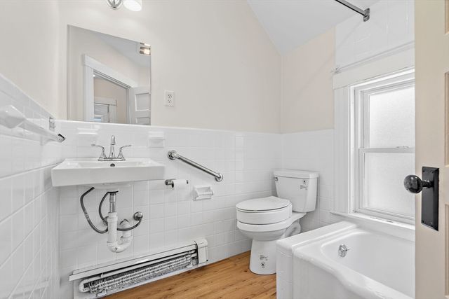 971 Webster St, Needham, MA 02492