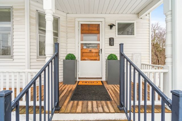 971 Webster St, Needham, MA 02492