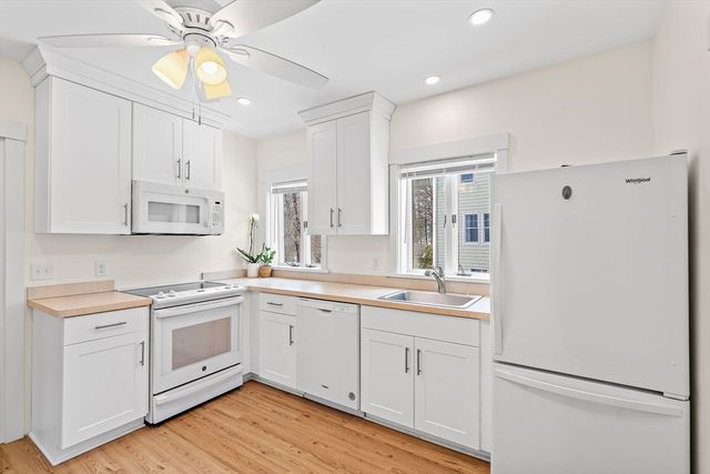 971 Webster St, Needham, MA 02492