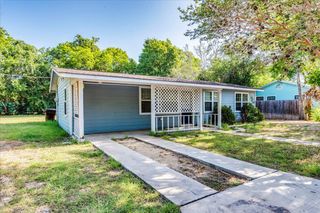 609 Cottonwod ST, Lockhart, TX 78644