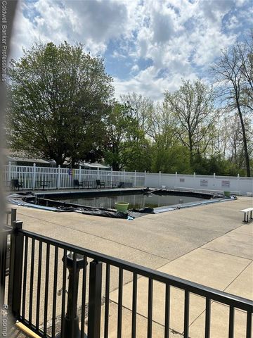 49936 Helfer Boulevard 8, Wixom, MI 48393