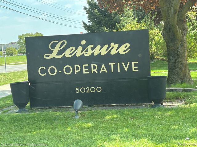 49936 Helfer Boulevard 8, Wixom, MI 48393