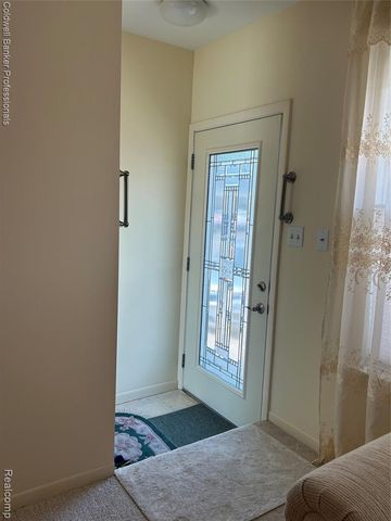 49936 Helfer Boulevard 8, Wixom, MI 48393