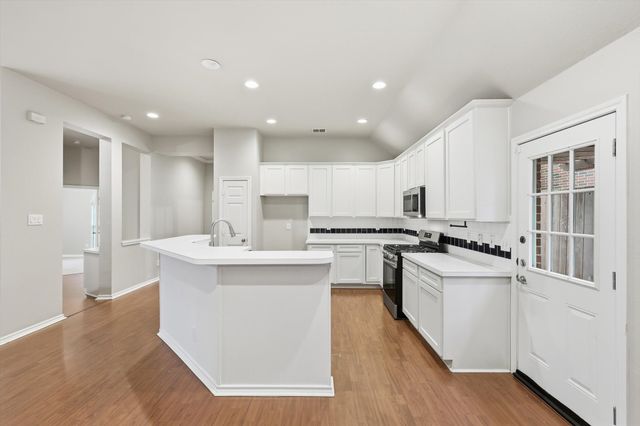 1846 Crosshaven Drive, Lewisville, TX 75077