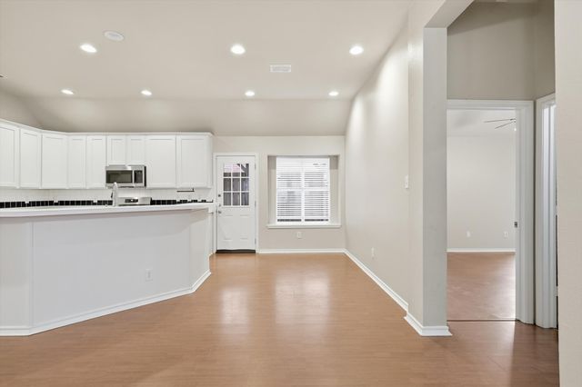 1846 Crosshaven Drive, Lewisville, TX 75077