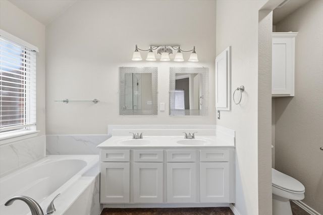 1846 Crosshaven Drive, Lewisville, TX 75077