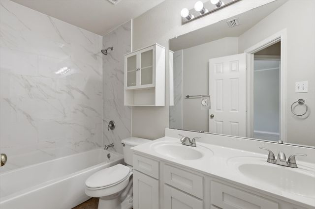 1846 Crosshaven Drive, Lewisville, TX 75077