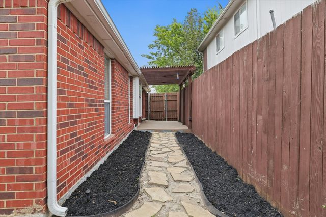 1846 Crosshaven Drive, Lewisville, TX 75077