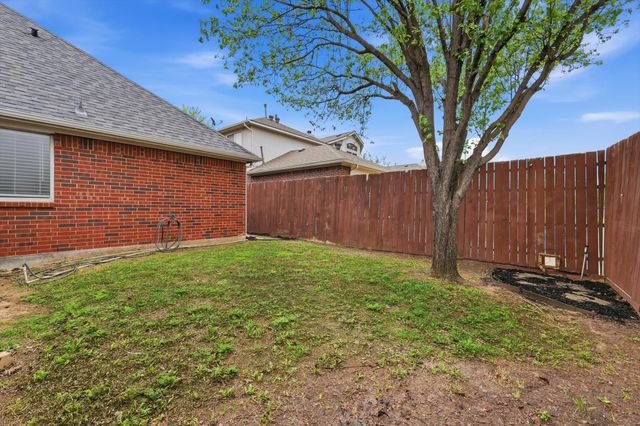 1846 Crosshaven Drive, Lewisville, TX 75077