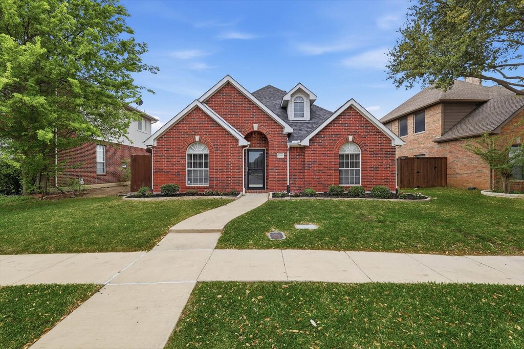 1846 Crosshaven Drive, Lewisville, TX 75077