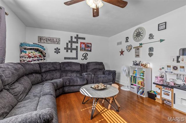 336 Academy, Ste Genevieve, MO 63670