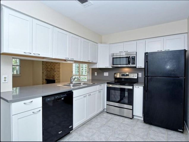 1408 Waterloo TRL A, Austin, TX 78704