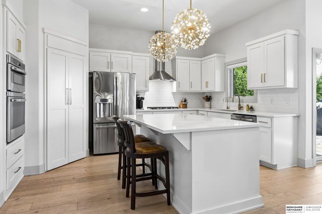 1611 S 208 Street, Elkhorn, NE 68022