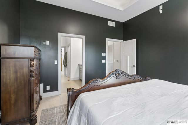 1611 S 208 Street, Elkhorn, NE 68022