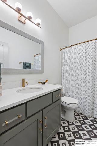 1611 S 208 Street, Elkhorn, NE 68022
