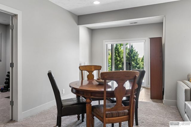 1611 S 208 Street, Elkhorn, NE 68022