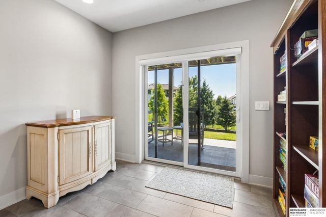 1611 S 208 Street, Elkhorn, NE 68022